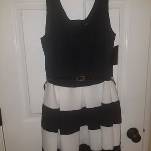 Boston Proper Dress Black & White Size 16